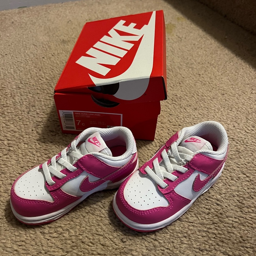 Nike Kids Sneakers in Pink and White